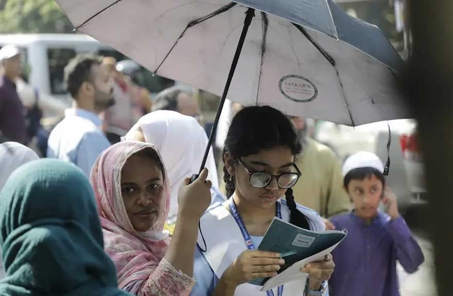 এসএসসির প্রথম দিনে বহিষ্কার ২২ জন, অনুপস্থিত ২৭ হাজার