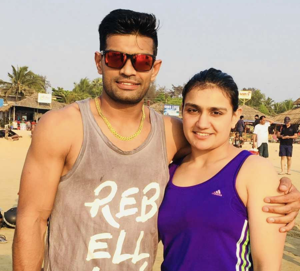 পুলিশের সামনেই কাবাডি খেলোয়াড় স্বামীকে ঘুষি বক্সার স্ত্রীর