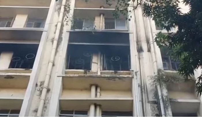 পিজি হাসপাতালে আগুন