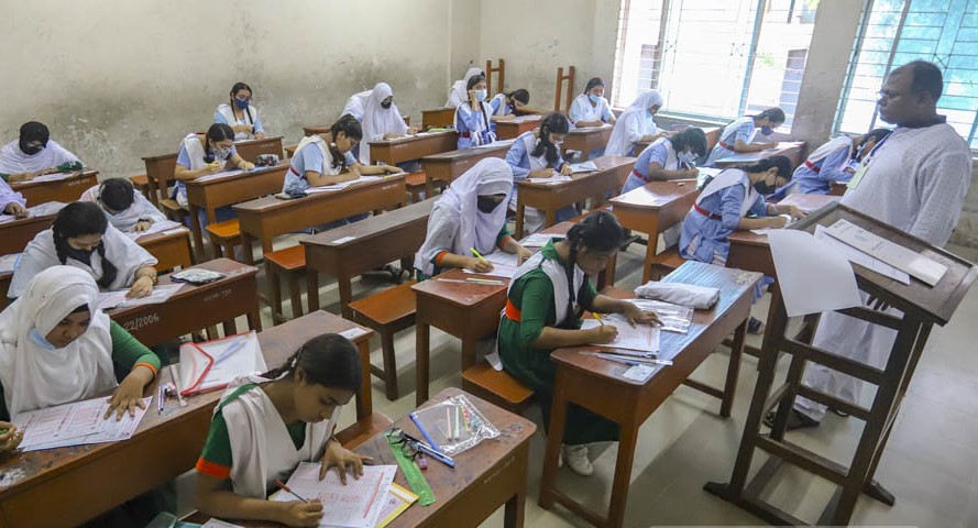 মাধ্যমিক পরীক্ষায় বসছে ১৯ লাখ ২৮ হাজার শিক্ষার্থী