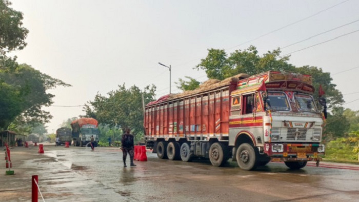 স্থলপথে বাংলাদেশি কিছু পণ্য আমদানিতে ভারতের নিষেধাজ্ঞা