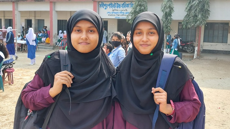 জাবিতে সুযোগ পেলেন টাঙ্গাইলের জমজ দুই বোন