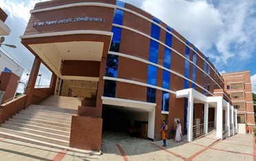 শিল্পকলা একাডেমির ভাড়া কমে অর্ধেকে