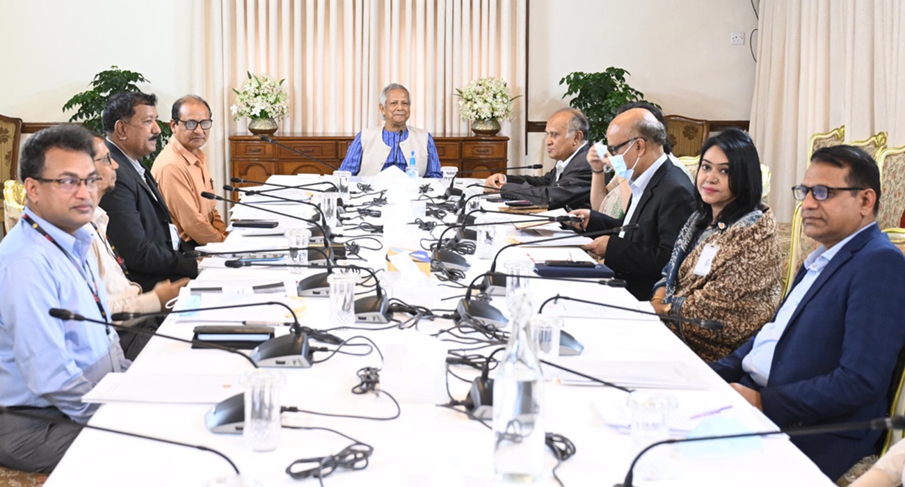 প্রাথমিকে ৩২ হাজার প্রধান শিক্ষক নিয়োগের নির্দেশ প্রধান উপদেষ্টার