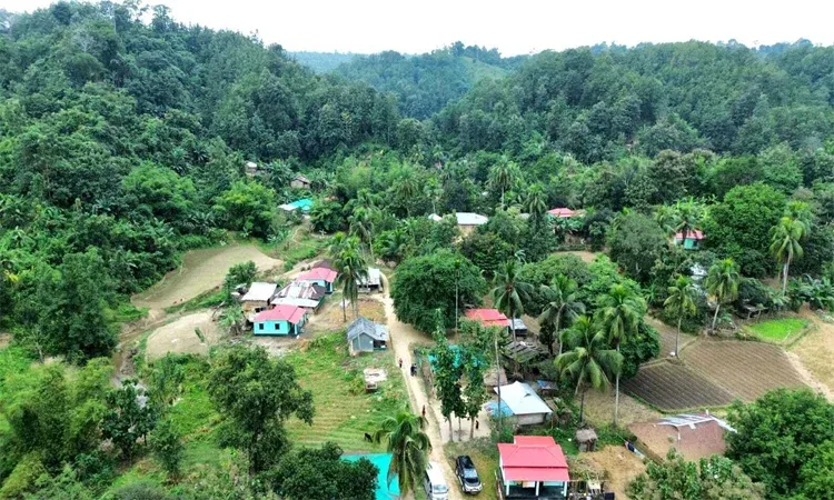 পাহাড়ের দুর্গম জনপদে শিক্ষার নতুন জানালা ই-লার্নিং