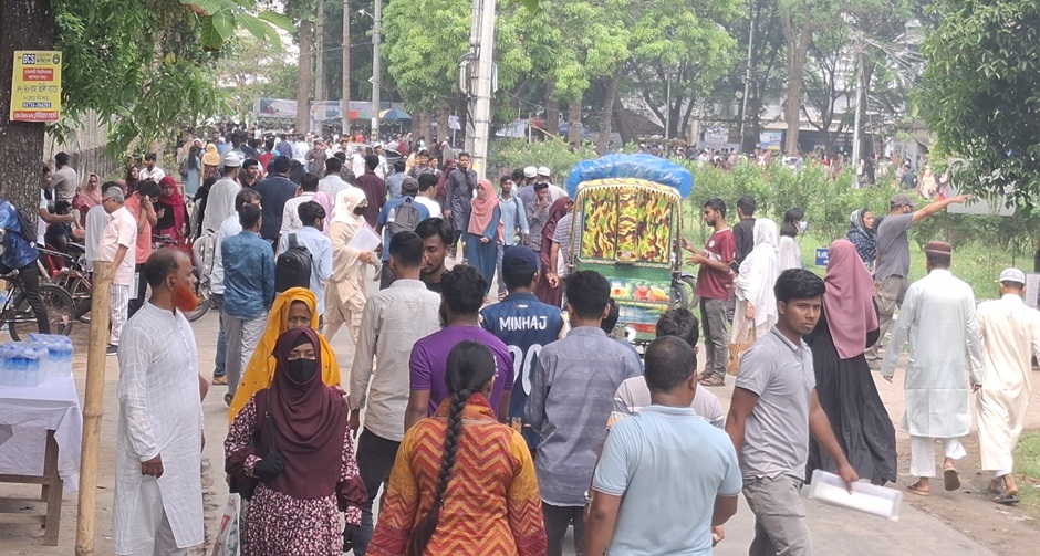 রাবির ‘এ’ ইউনিটে প্রতি আসনের বিপরীতে লড়ছেন ৫১ জন